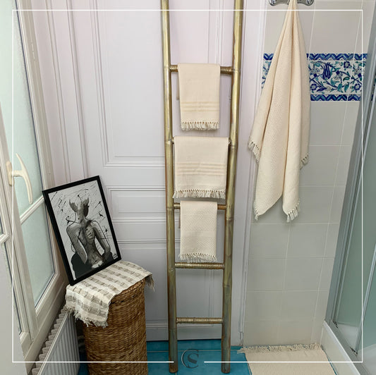 Serviette Lozy - La douceur épurée pour votre salle de bain.